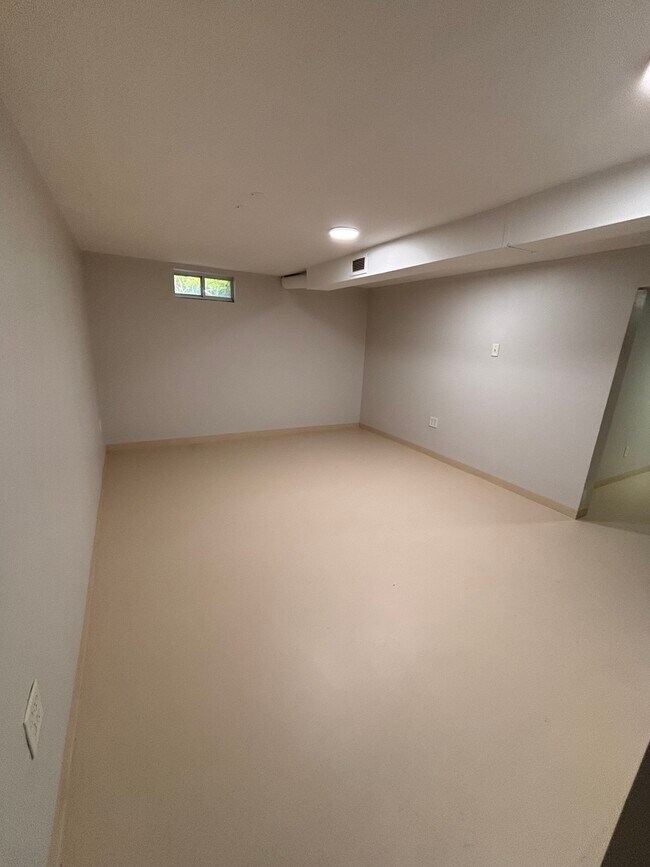 Building Photo - 1101 Salem St