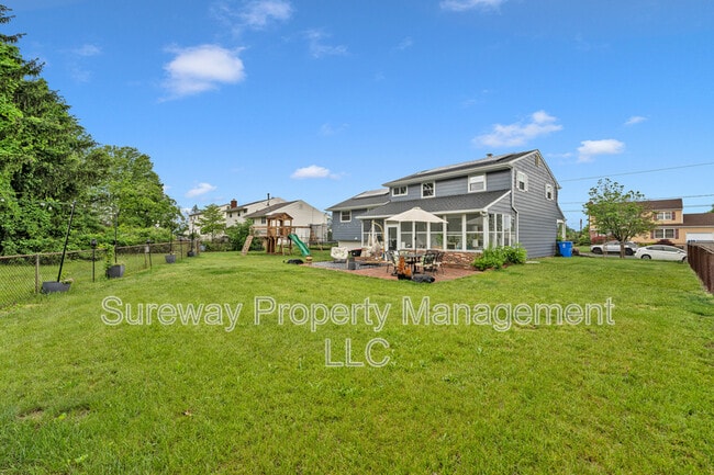 Building Photo - 46 Evergreen Ln