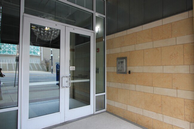 Building Photo - 163 W 200 S