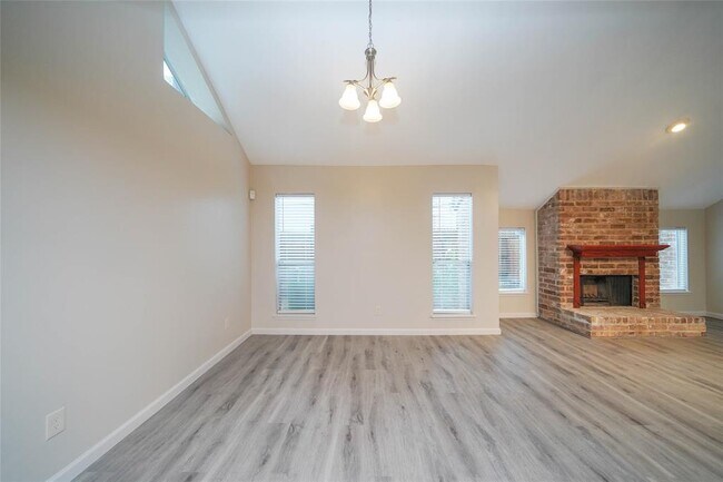 Building Photo - 5407 Oakhaven Ln