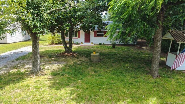 Building Photo - 3127 N Riverside Dr