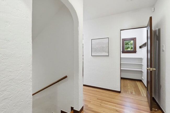 Building Photo - Epic custom remodel on this 1930s Spanish-style home near Downtown Willow Glen!