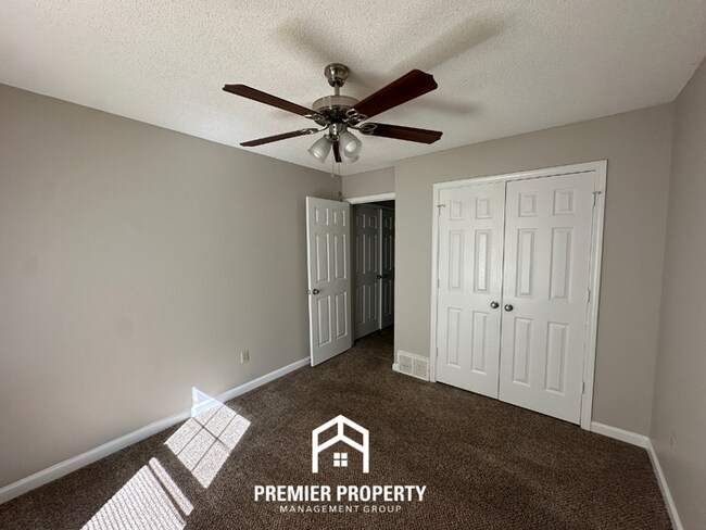 Building Photo - 10140 Cameron Ridge TR