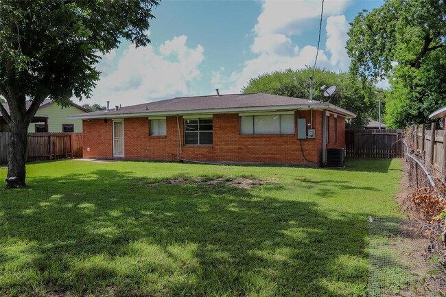 Building Photo - 4322 Tavenor Ln