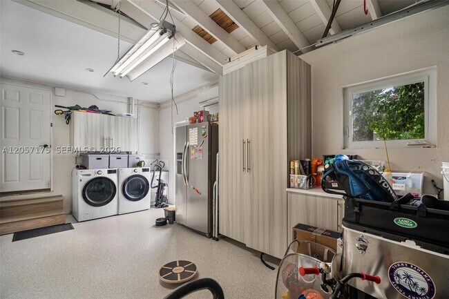 Building Photo - 510 Bargello Ave