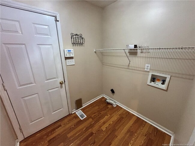 Building Photo - 3024 Coachway Dr
