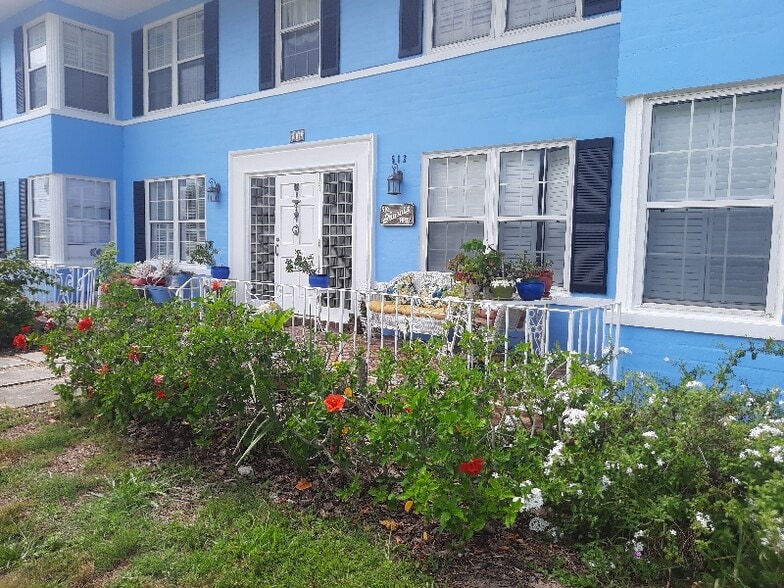 Building Photo - 512 Phoenix Ave