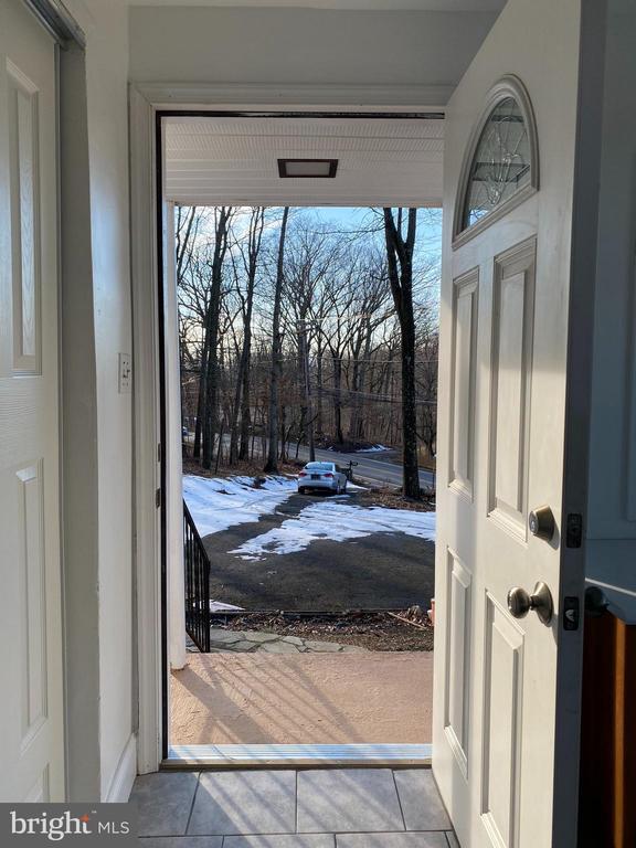 Building Photo - 9033 Old Court Rd