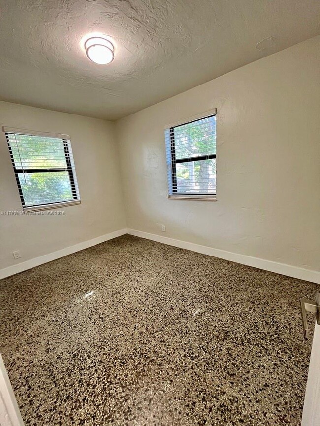 Building Photo - 200 Frow Ave