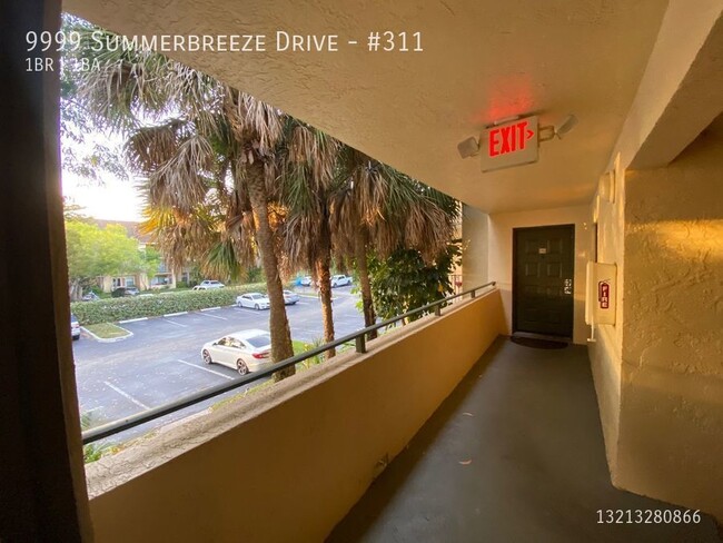 Building Photo - Beautiful 1/1 in Summerbreeze Condominums