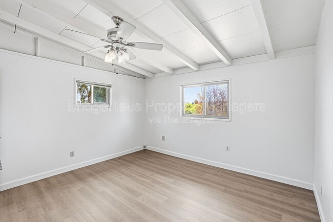 Building Photo - 7562 Zemco Dr