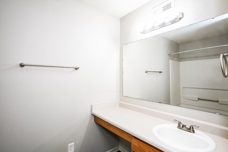 Building Photo - 9913 Boysenberry Dr