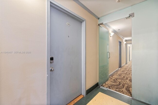 Building Photo - 530 Ocean Dr