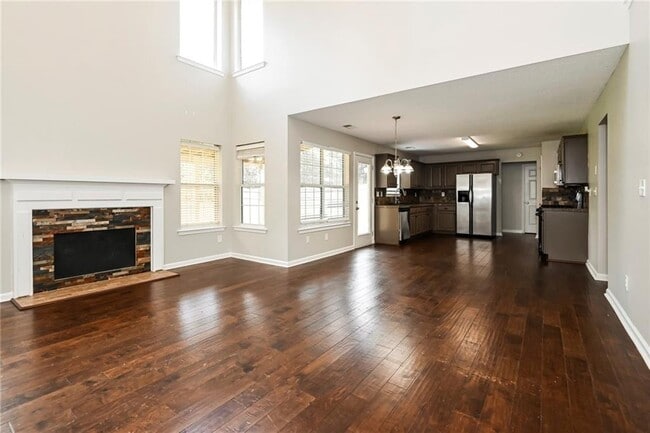 Building Photo - 418 Silverleaf Ln