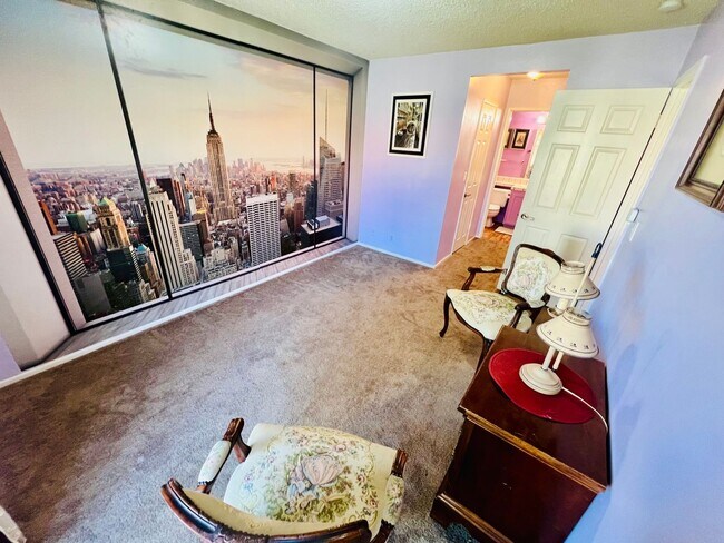 Building Photo - Inviting Gated Community Townhome—Jess Ranch 55+