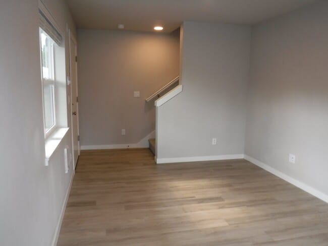 Building Photo - 5295 Chehalis Dr N