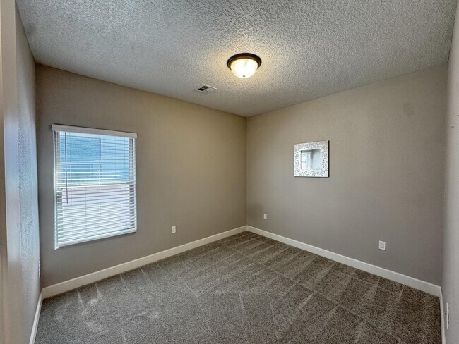 Building Photo - 6801 Prom Ave NE