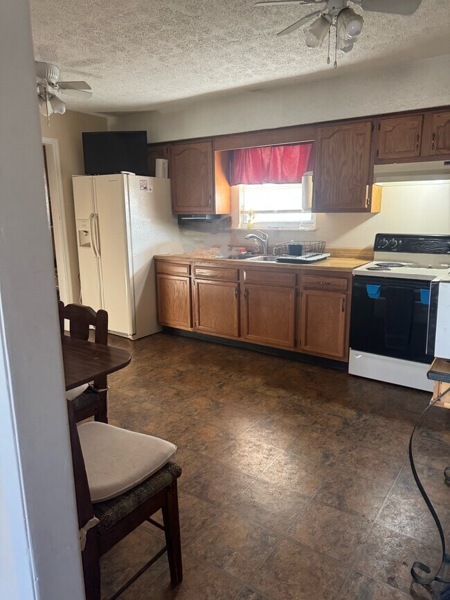 Building Photo - 2849 Gardenia Dr SE