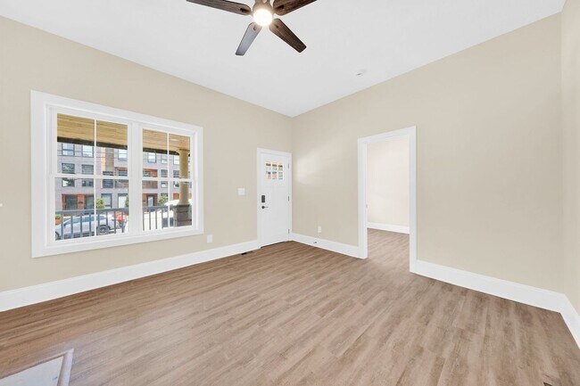 Building Photo - 2322 Scranton Rd