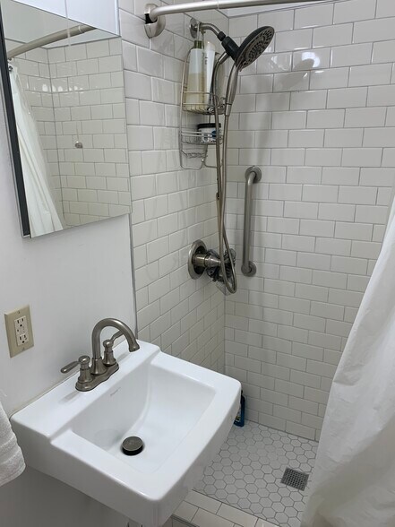 Building Photo - 5125 Harold Way