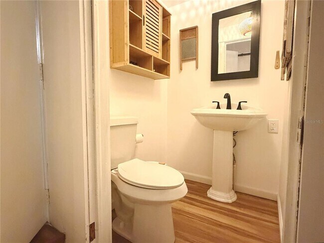 Building Photo - 1614 Ballard Park Dr