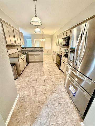 Building Photo - 4000 Juniper Ct