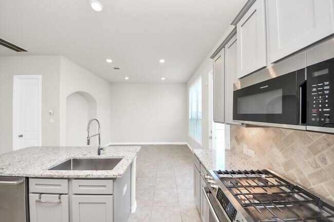 Building Photo - 1635 Ryon Falls Dr