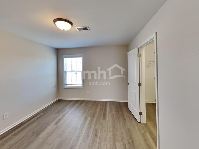 Building Photo - 908 Beverly Ct