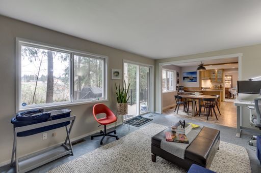 Building Photo - Charming Lynnwood/Bothell area Home For Rent with large 1/2 acre lot Available June!