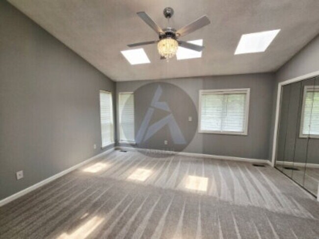 Building Photo - 1041 Kennesborough Rd NW