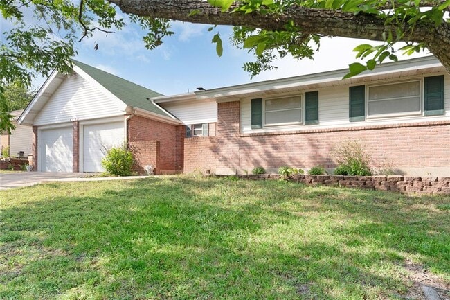 Building Photo - 8102 Red Willow Dr