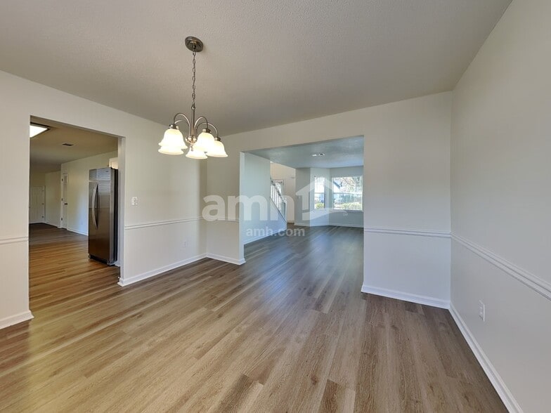 Building Photo - 6136 Swabia Ln