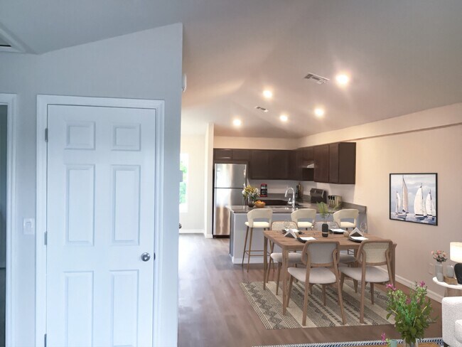 Interior Photo - 27074 Adams St