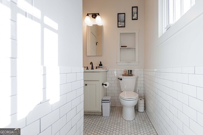 Building Photo - 1446 Metropolitan Ave SE