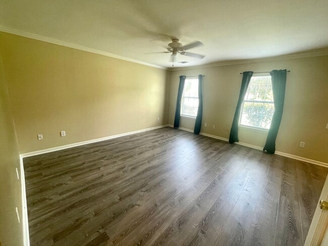 Building Photo - 3 Bedroom, 2 Bath Townhome in Park West of...