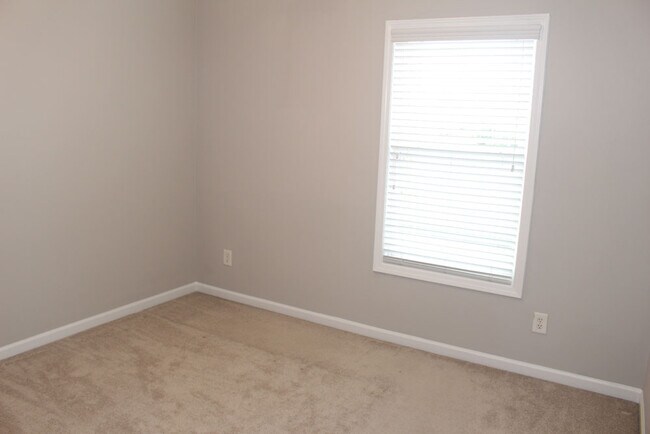 Upstairs Bedroom #2 - 711 Keystone Park Dr