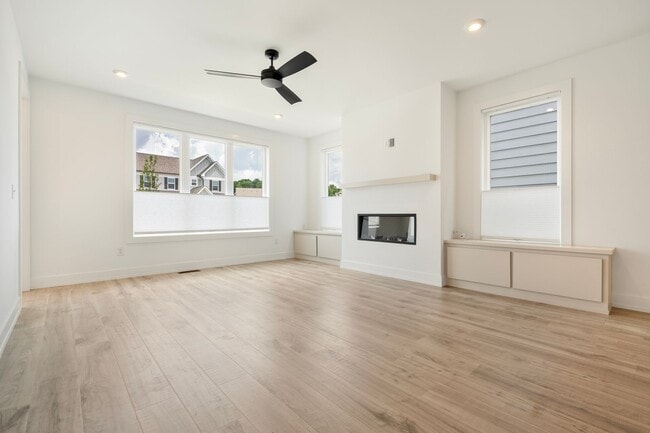 Building Photo - Modern 4 Bedroom and Fenced Yard in Chatham Park Pittsboro!