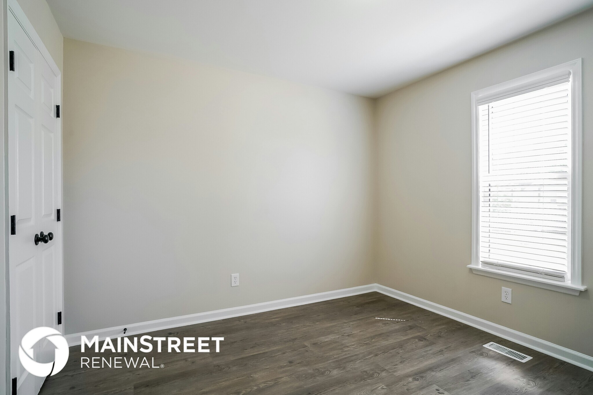 Building Photo - 220 Cross Current Ln