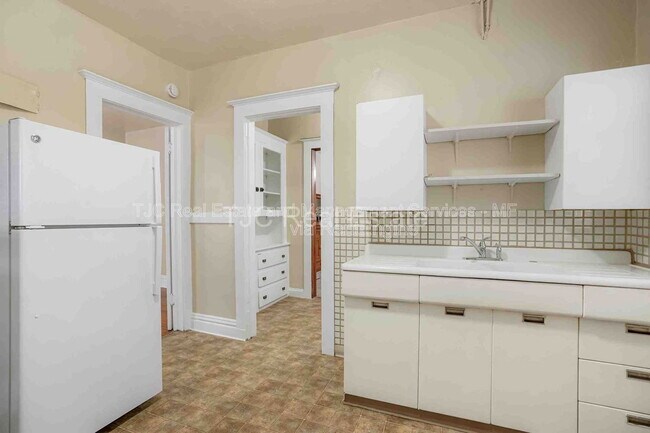 Building Photo - 2316 E 12th Ave