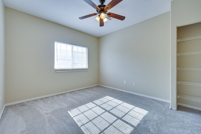 Building Photo - NE Near Nellis! Gated! Community Pool, Spa...