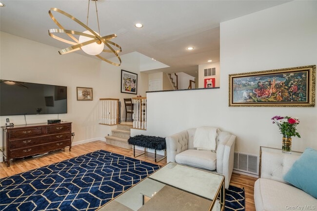 Building Photo - 100 Woodlake Dr W