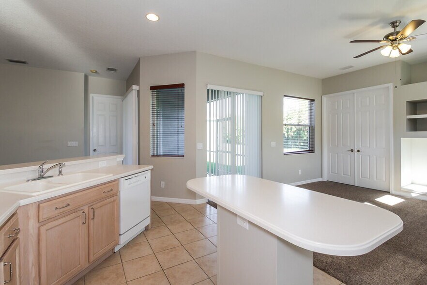 Building Photo - 5312 Lexington Dr