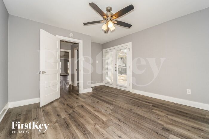 Building Photo - 2626 Fallcreek Dr