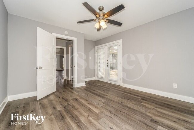 Building Photo - 2626 Fallcreek Dr