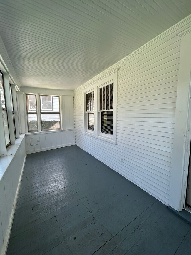 Building Photo - Charming 3-Bedroom Home with Finished Attic, Enclosed Front Porch & Spacious Backyard