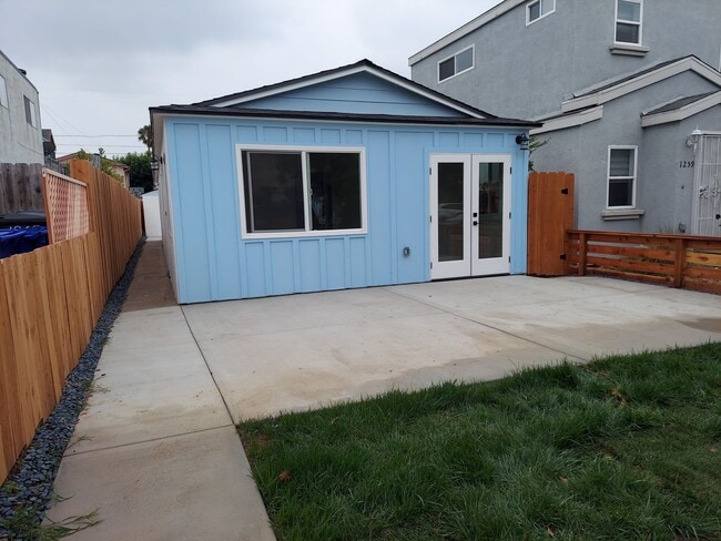 Primary Photo - Completely remodeled 2 bd/1ba in charming ...