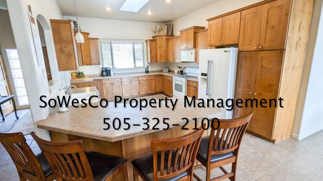 Building Photo - Beautifully Furnished Home on 2.5 acres