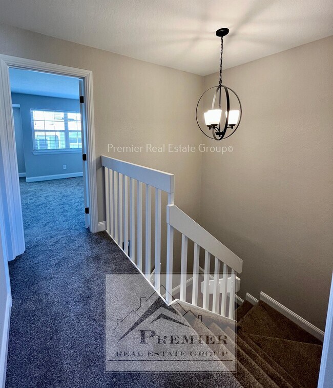 Building Photo - 7905 Lexington Park Dr