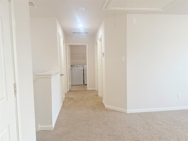 Building Photo - 431 Mantova Dr