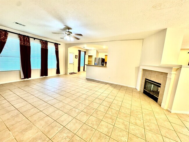 Building Photo - 20303 Misty Cove Dr